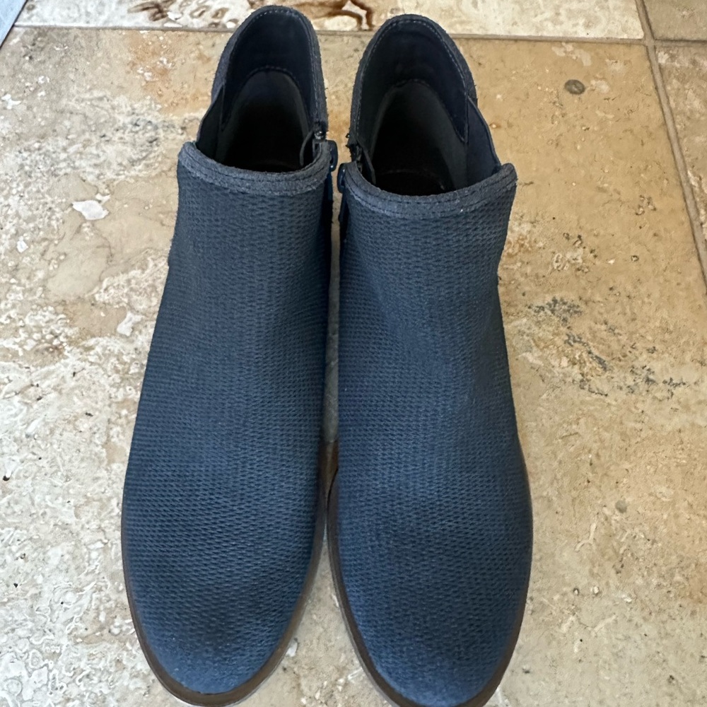 Kensie Men's Navy Chukka Boots